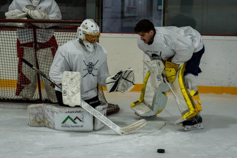 Goalie Clinic auf dem Eis